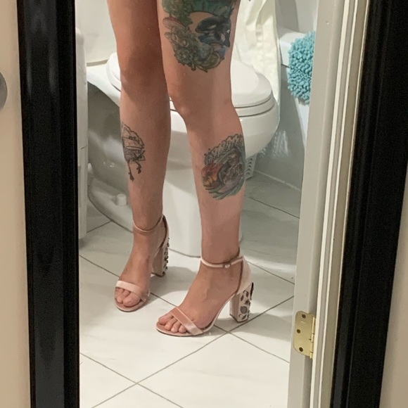 Jewel by Badgely Mischka Alfreda Velvet Sandal - Picture 8 of 8